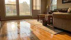 Por que não é recomendável lavar o chão à noite: opiniões e superstições